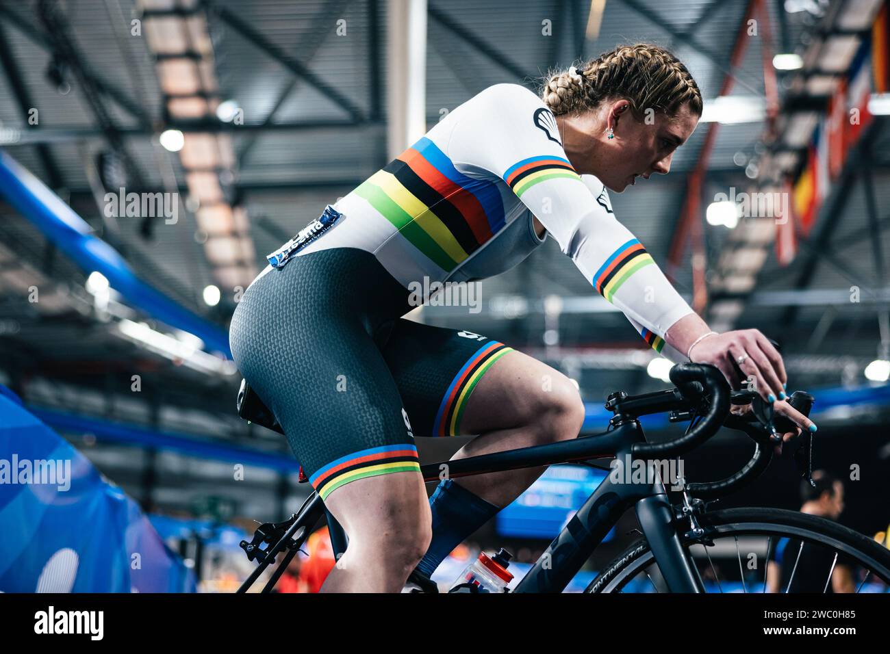 Apeldoorn, Niederlande. Januar 2024. Foto von Alex Whitehead/SWpix.com - 12/01/2024 - Radfahren - UEC Track Elite Europameisterschaft 2024 - Omnisport, Apeldoorn, Niederlande - Emma Finucane Credit: SWpix/Alamy Live News Stockfoto