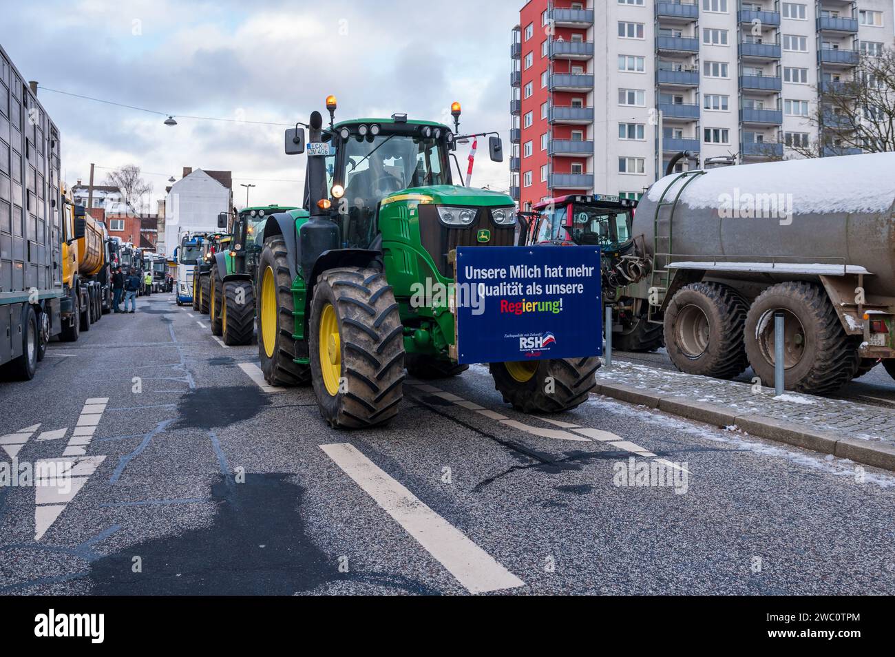 Kiel, 12.01.2023 Protestaktion der Bauern gegen die Streichung von Subventionen der Ampelregierung im Agrarbereich mit einer Traktoren-Demo Stockfoto