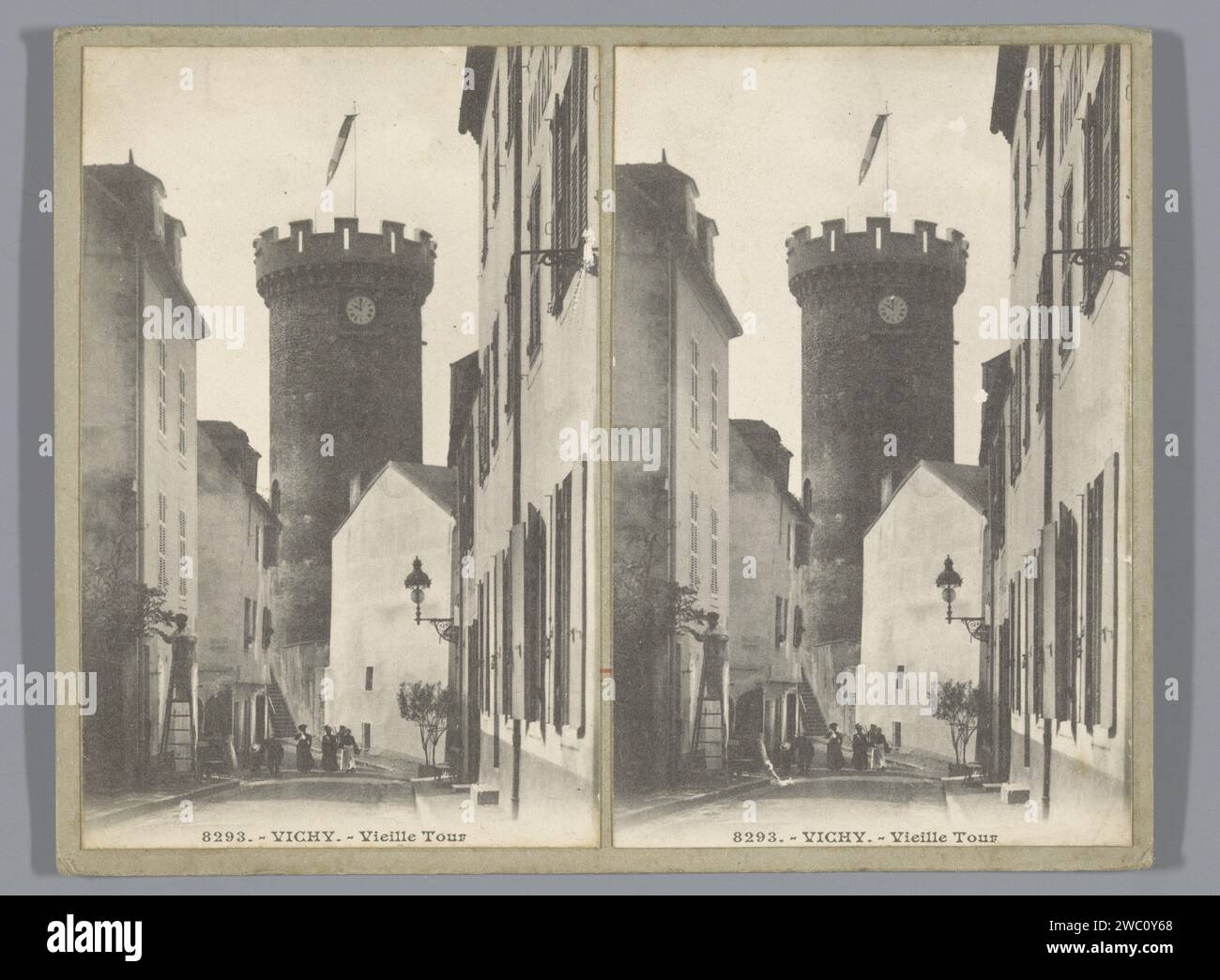 Blick auf die Tour de l'Hooge in Vichy, Anonym, ca. 1890 - ca. 1910 Stereographie. Vichy-Papier mit fotomechanischem Druck. Pappkollotypenturm, Uhrenturm  monumentale Verzierung Vichy Stockfoto