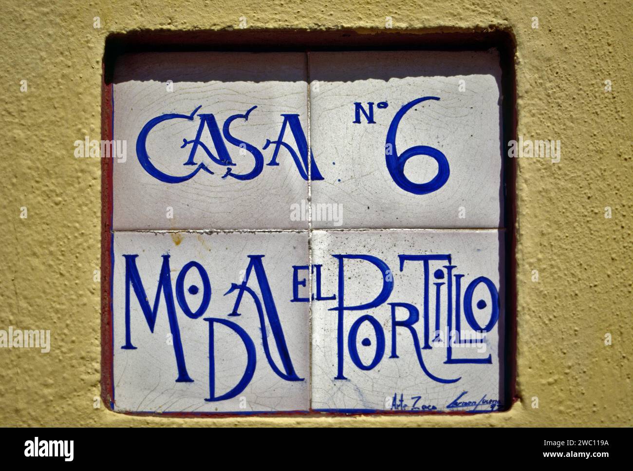 Das Nummernschild des Ziegelhauses in Juderia Old Jewish Quarter in Cordoba, Andalusien, Spanien Stockfoto