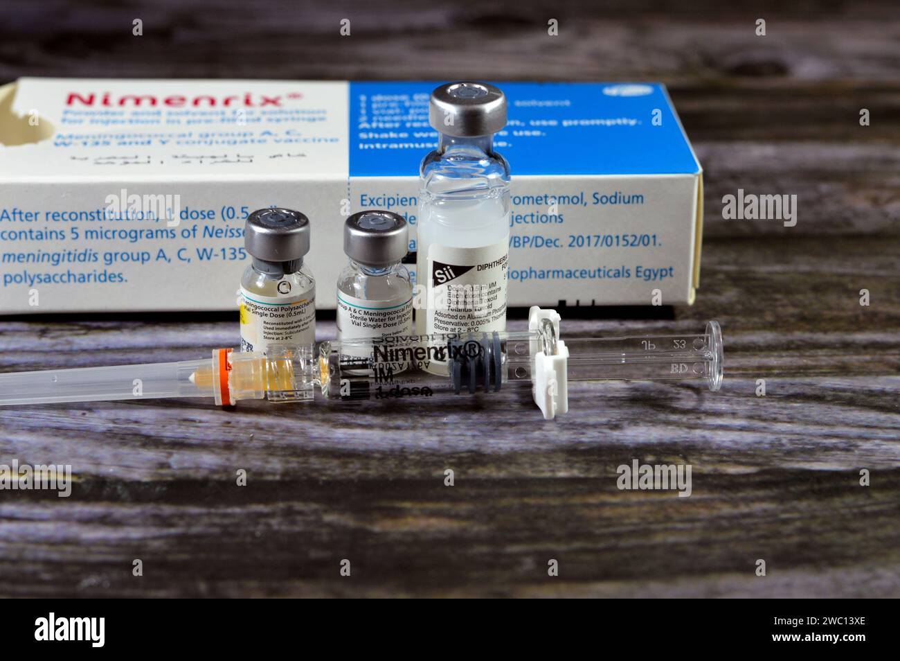 Kairo, Ägypten, 11. Januar 2024: Nimenrix-Impfstoff, gereinigtes Polysaccharid gegen invasive Meningokokken-Krankheit, verursacht durch das Bakterium Neisseria meni Stockfoto