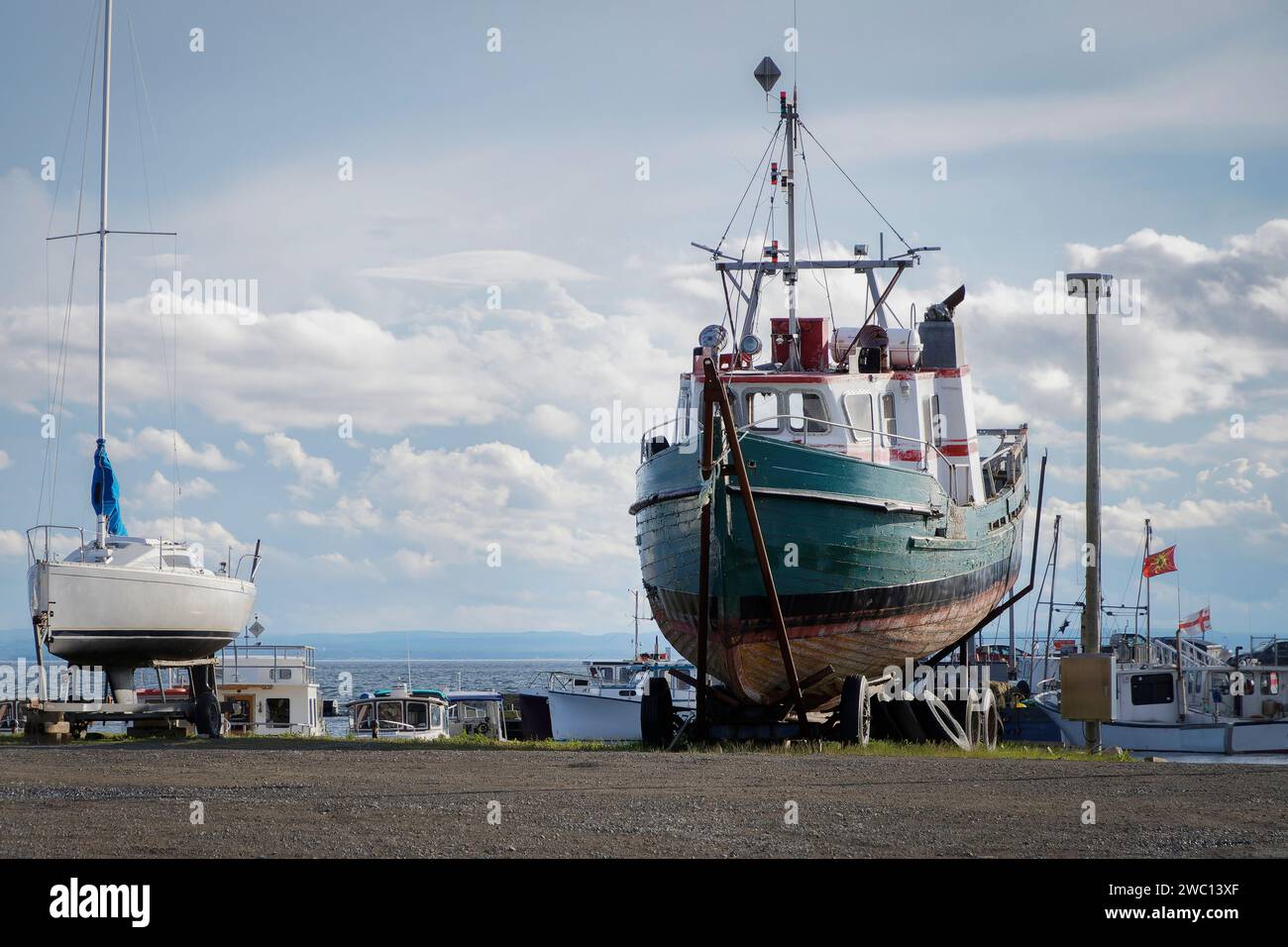 Chalutier en Cale sèche Stockfoto