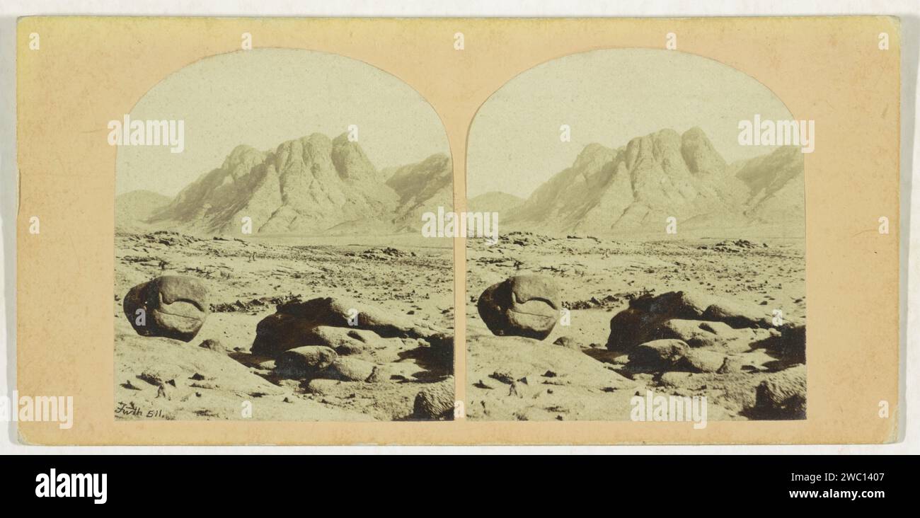 Blick auf den Sinaiberg, Francis Frith, 1859 - 1861 Stereograph Mount Sinaipublisher: London Pappe. Papieralbumen drucken Wüste. Berge Berg Sinai Stockfoto