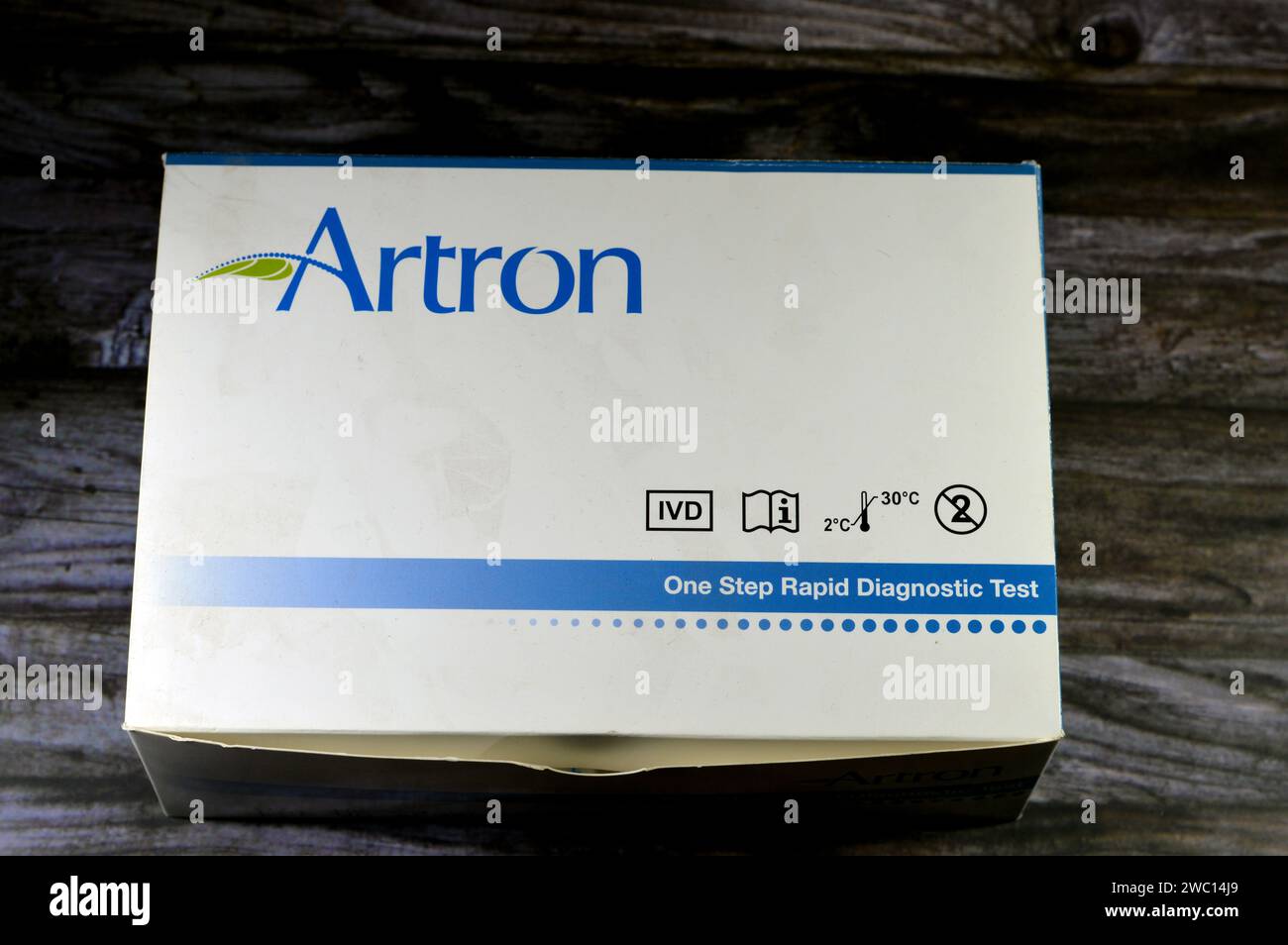Kairo, Ägypten, 11. Januar 2024: Artron Rapid Blood Test Kassettenkit für Hepatitis C Virus Antikörper HCV ab, Human Immun Virus HIV AIDS Test und HBsA Stockfoto