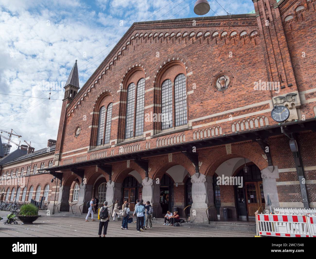 Haupteingang zum Hauptbahnhof von Copehagen an der Bernstorffsgade, Kopenhagen, Dänemark. Stockfoto