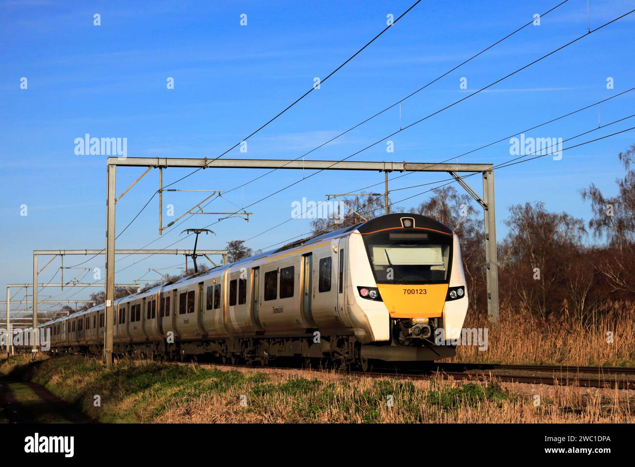 700123 Thameslink Train, Offord Cluny Village, East Coast Main Line, Cambridgeshire, England Stockfoto