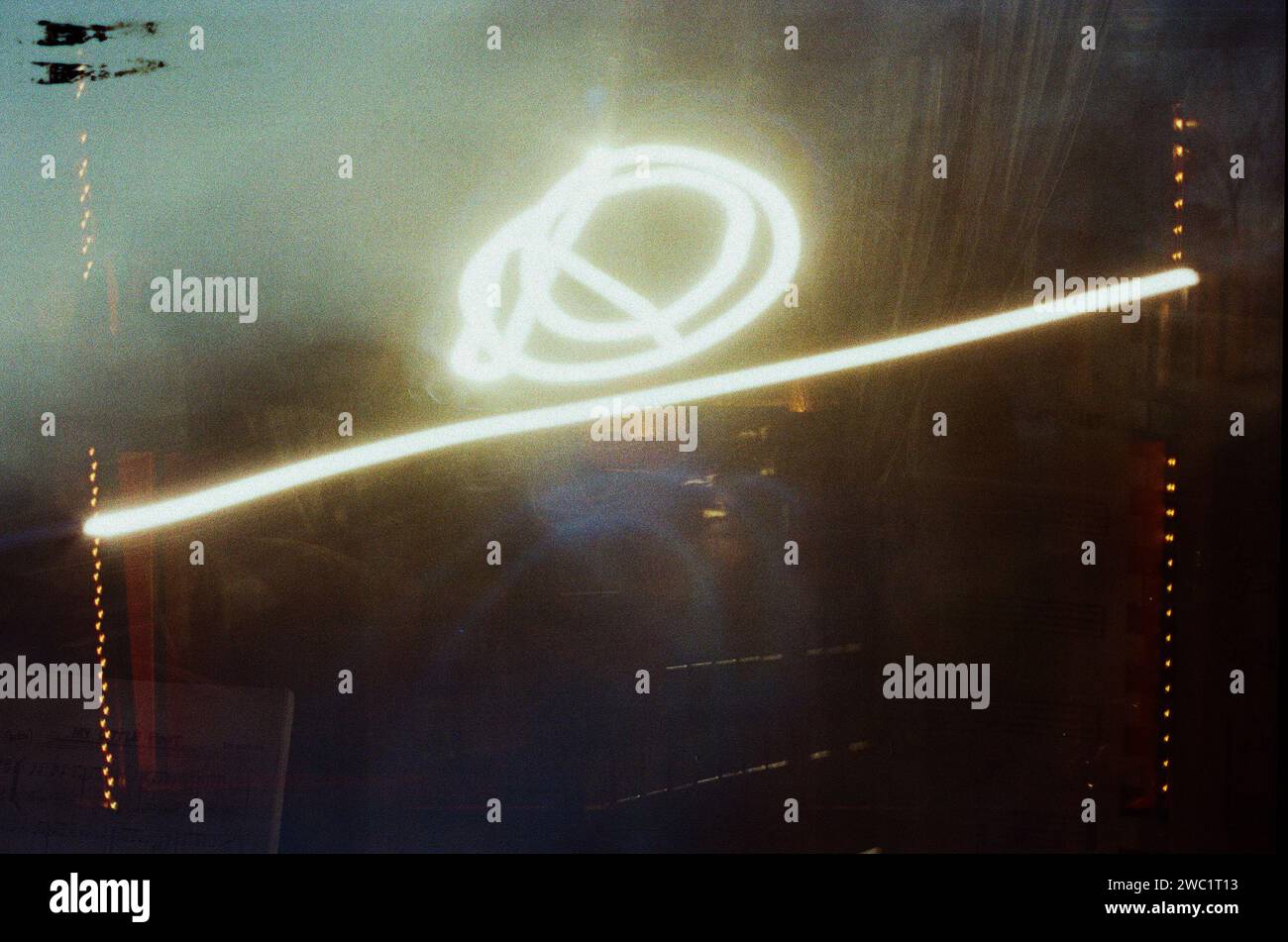 Doppelbelichtungsexperiment mit Formen Stockfoto