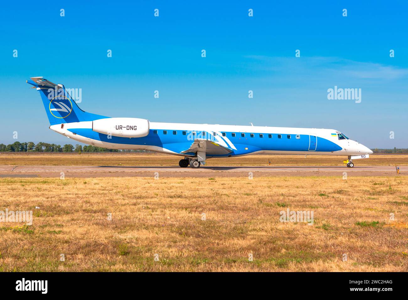 Boryspil, Ukraine - 10. September 2019: Flugzeug Embraer ERJ-145 (UR-DNG) von Windrose auf Boryspil International Airport Stockfoto