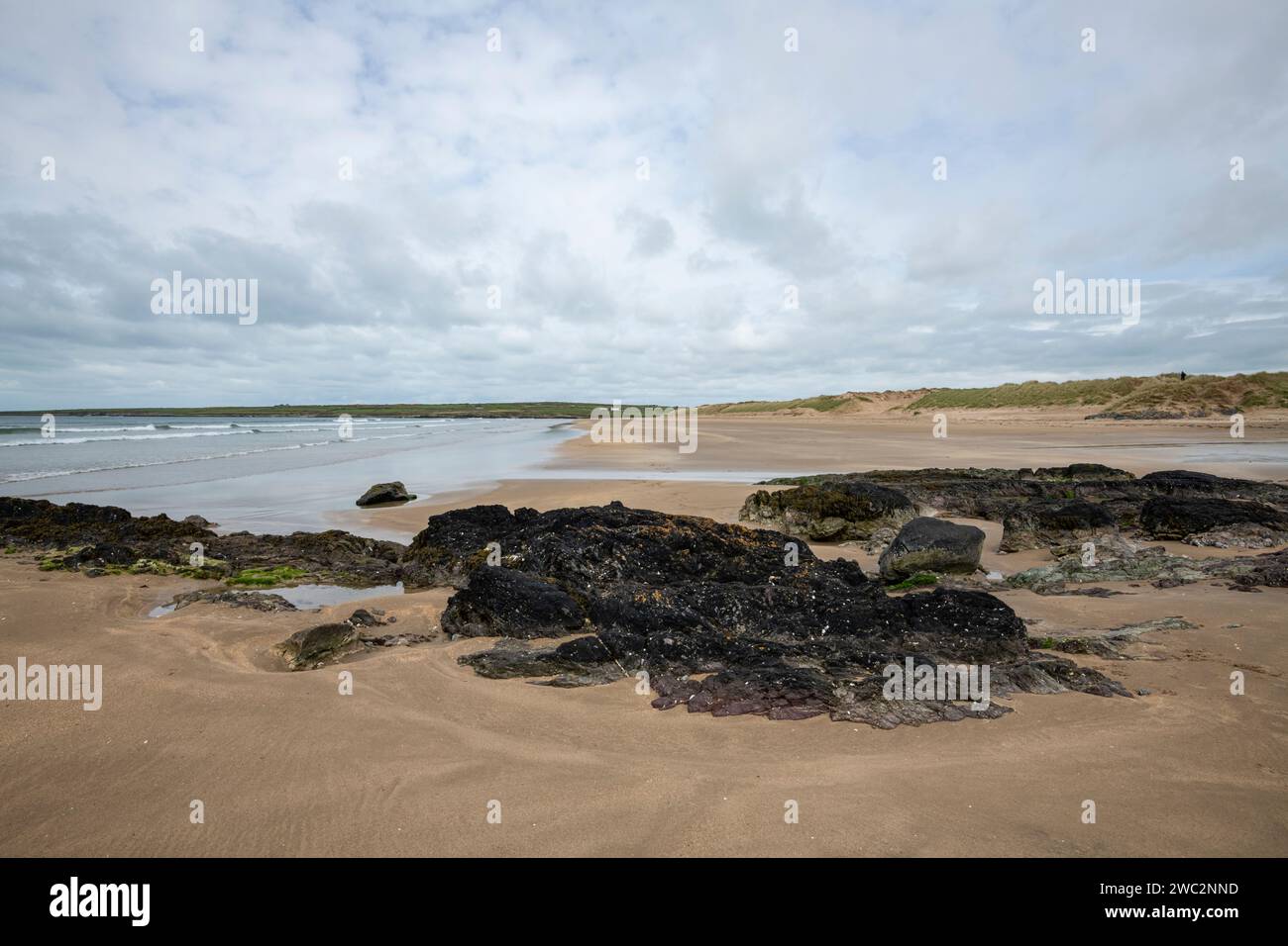 Der wunderschöne Strand von Aberffraw an der Westküste von Anglesey, Nordwales. Stockfoto