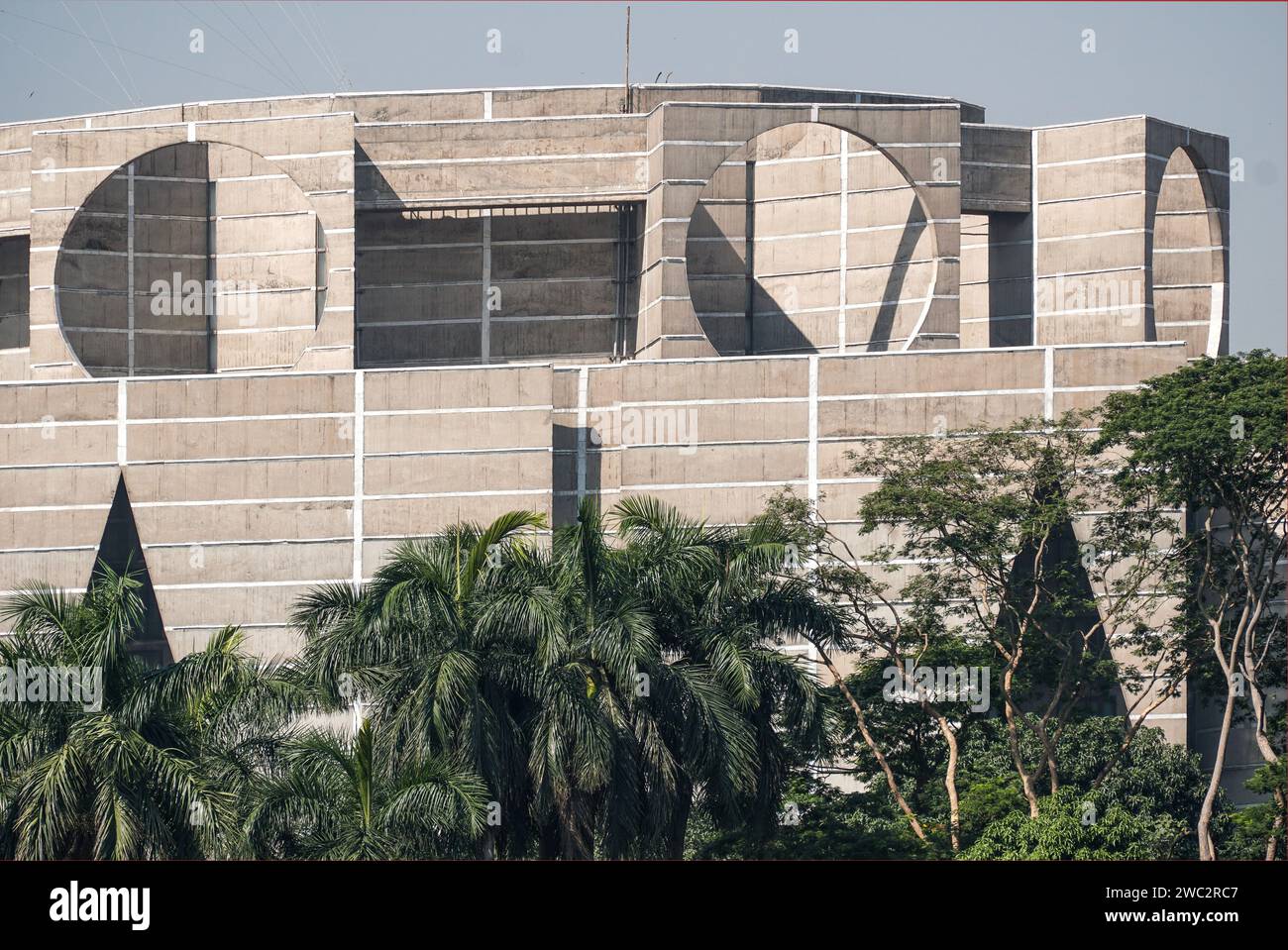 Parlamentsgebäude in Dhaka, Bangladesch, entworfen von Louis Kahn Stockfoto