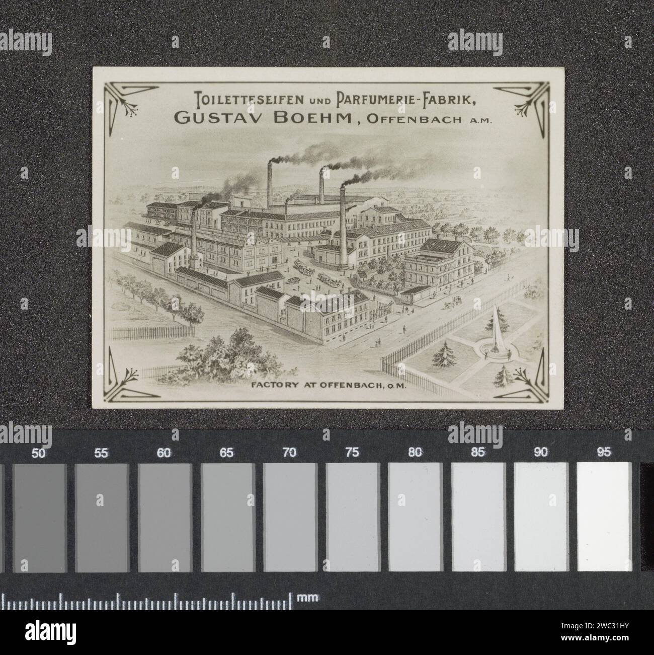 Fotoproduktion (vermutlich) eines Abdrucks der Seifenfabrik Gustav Boehm in Offenbach am Main, Anonym, 1899 - 1901 Fotografie Teil der Fotos der Weltreise Gustav Boehms 1899-1901, Serie 2. Papier. Fotografischer Träger Gelatine Silberdruck Fabrikgebäude Offenbach am Main Stockfoto