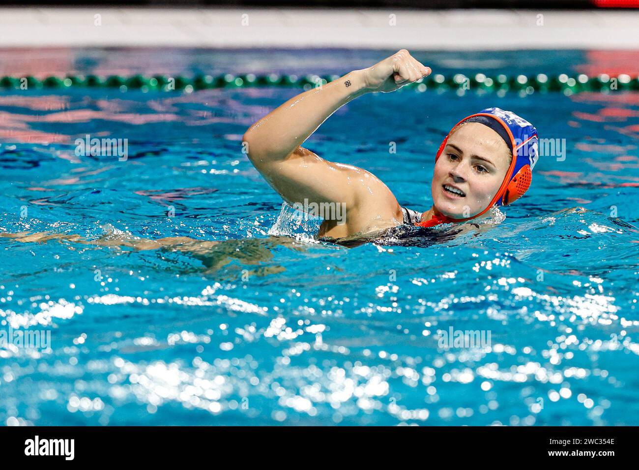 EINDHOVEN, NIEDERLANDE - 13. JANUAR: Brigitte Sleeking aus den Niederlanden feiert am 13. Januar 2024 im Pieter van den Hoogeband Schwimmstadion in Eindhoven, Niederlande, die Teilnahme an der Wasserpolo-Europameisterschaft 2024 in Spanien. (Foto von /BSR Agency) Credit: BSR Agency/Alamy Live News Stockfoto