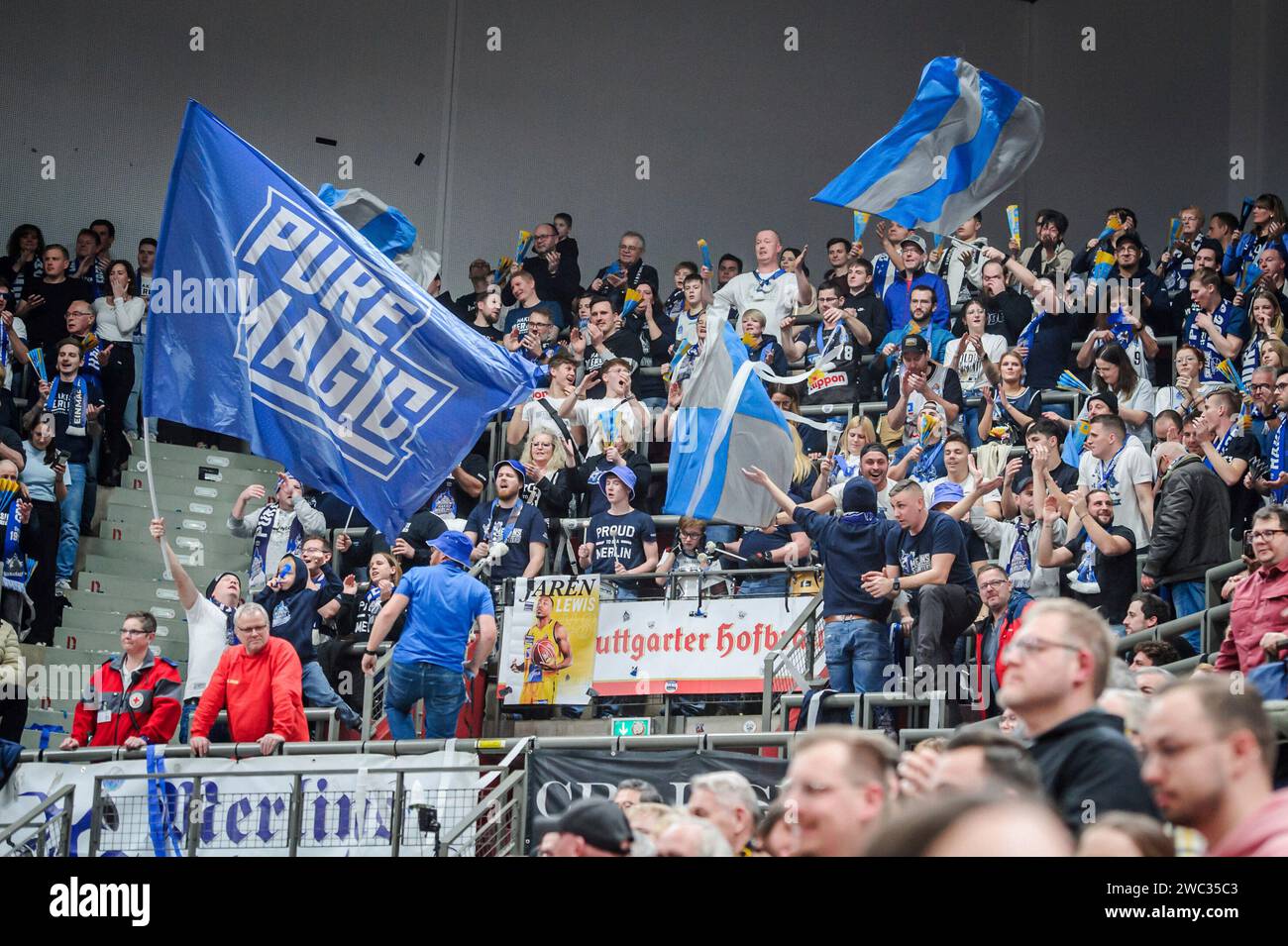 Ludwigsburg, Deutschland. Januar 2024. Crailsheimer Fanblock MHP Riesen Ludwigsburg - HAKRO Merlins Crailsheim, Sport, Basketball, 1. Basketball-Bundesliga, BBL, Saison 2023/24, 16. Spieltag, 13.01.2024, Ludwigsburg (MHPArena), DEU Foto: Eibner/Sandy Dinkelacker Credit: dpa/Alamy Live News Stockfoto