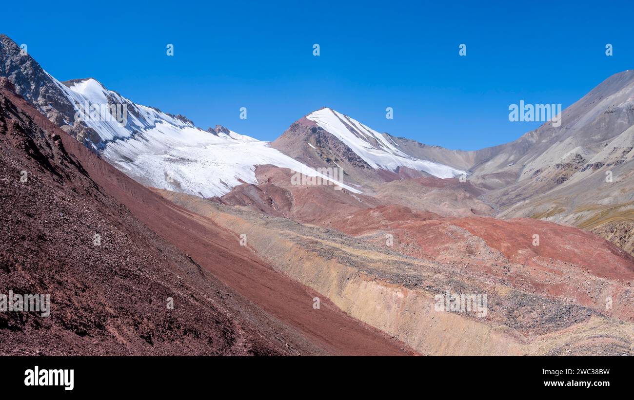 Karge hohe Berge, Pamir-Berge, Osh-Provinz, Kirgisistan Stockfoto