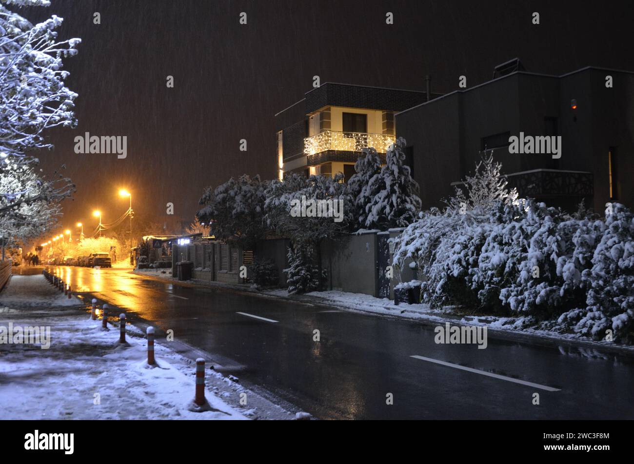 Der erste Schnee eine Woche vor Weihnachten ist eine Freude zu sehen. Stockfoto