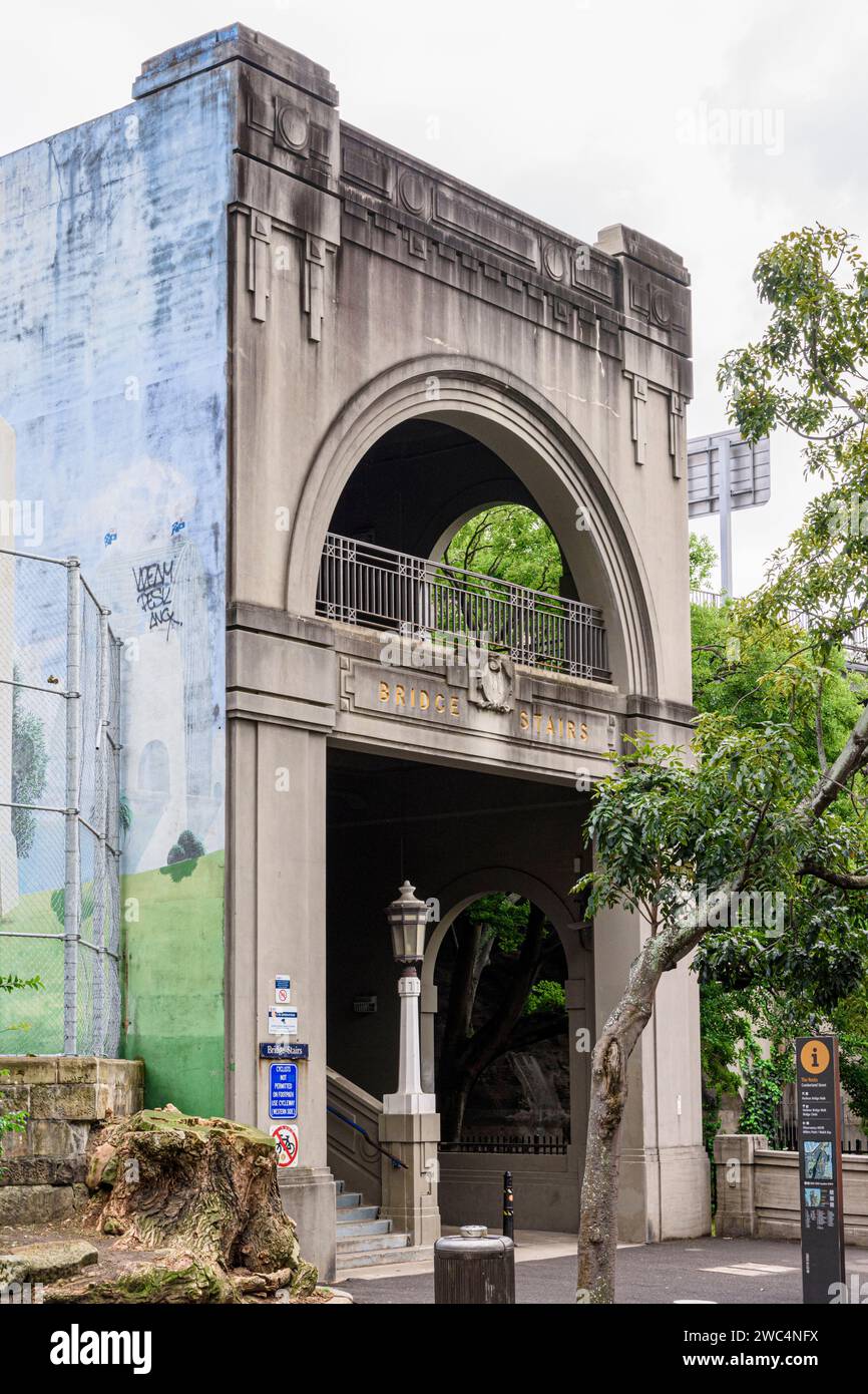 Bridge Treppen Eingang zum Sydney Harbour Bridge Walkway, Cumberland Street, The Rocks, Sydney, Australien Stockfoto