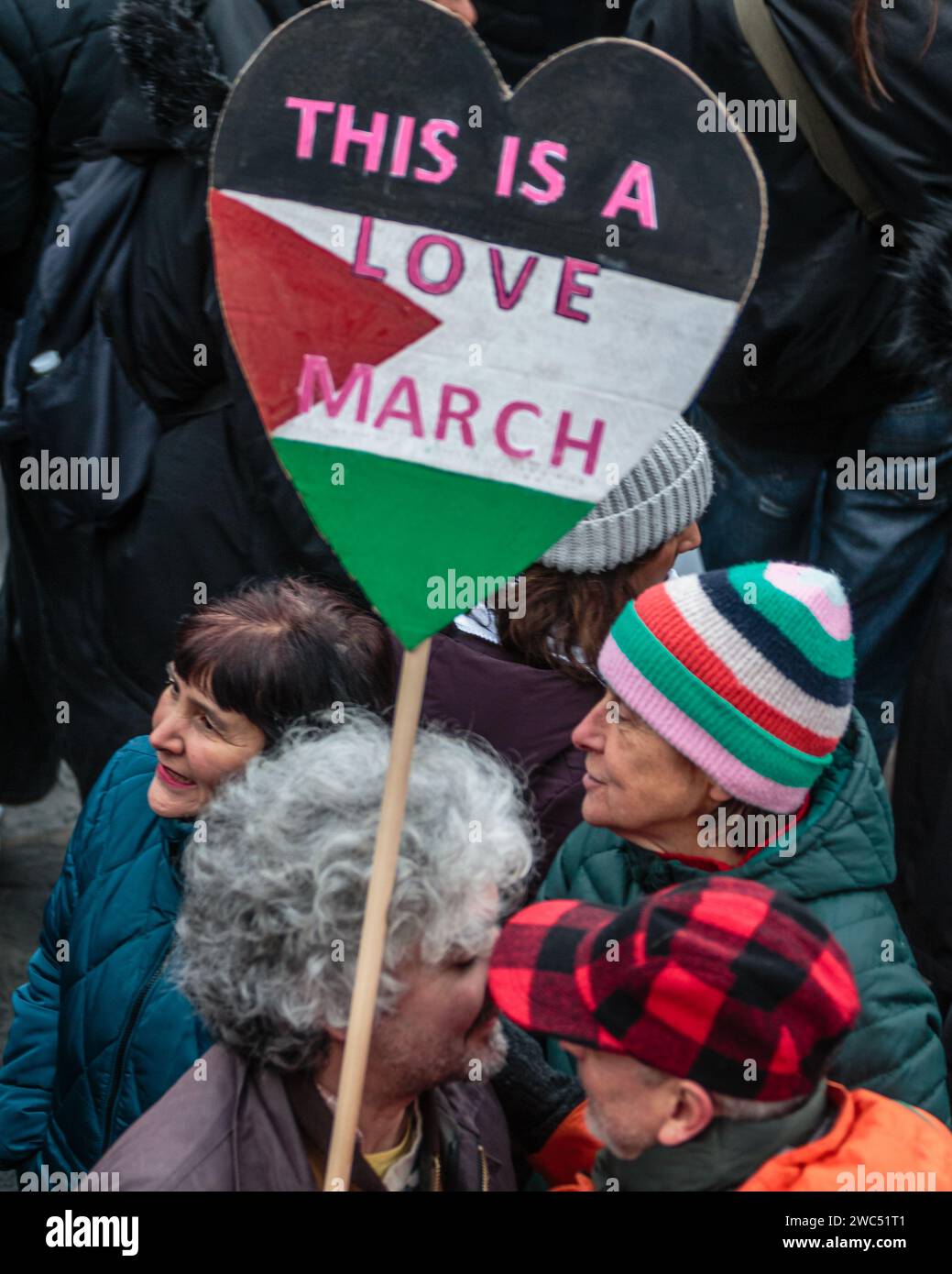 "This is A Love March" -Schild bei einem pro-Palästina-marsch in London. Stockfoto