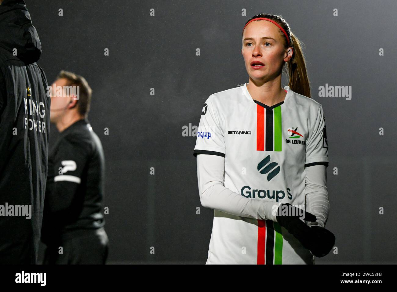 Julie Biesmans (30) von OHL, dargestellt während eines Frauenfußballspiels zwischen Oud Heverlee Leuven und KV Mechelen am 13. Spieltag der Saison 2023 - 2024 der belgischen Lotto Womens Super League , am Samstag, 13 . Januar 2024 in Oud Heverlee , Belgien . FOTO SPORTPIX | David Catry Stockfoto