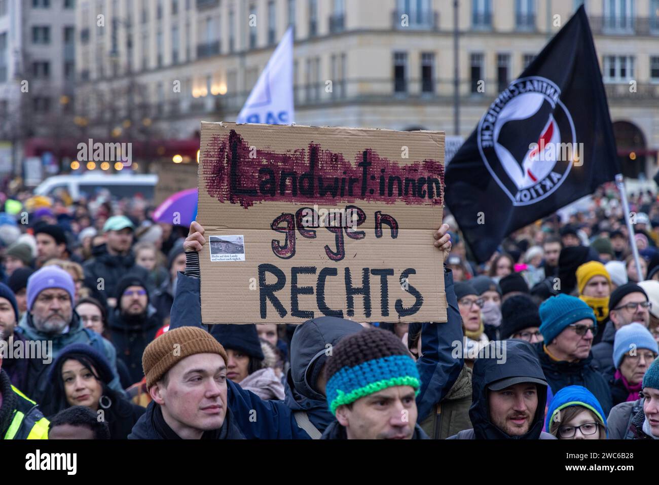 Demo gegen Rechts vorm Brandenburger Tor in Berlin Berlin, Deutschland ...