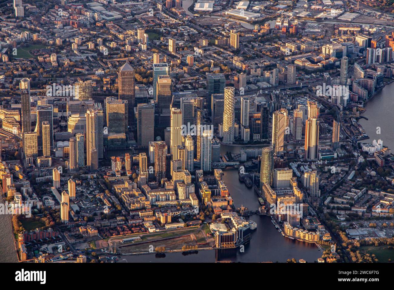 Canary Wharf und die Docklands von oben in der Abenddämmerung Stockfoto