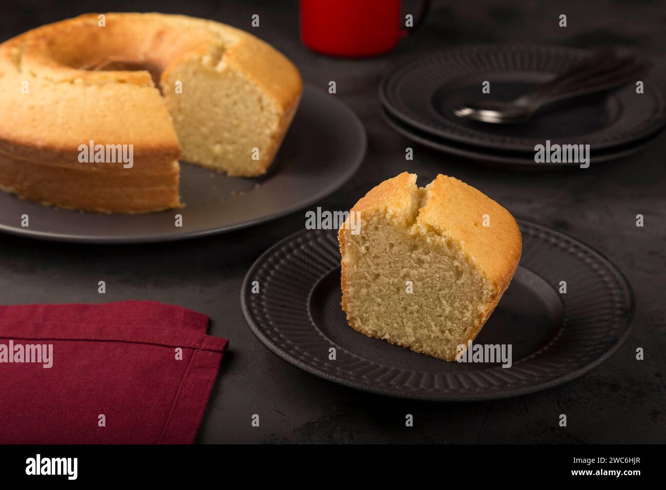 Hausgemachter Kuchen auf dem Tisch. Stockfoto