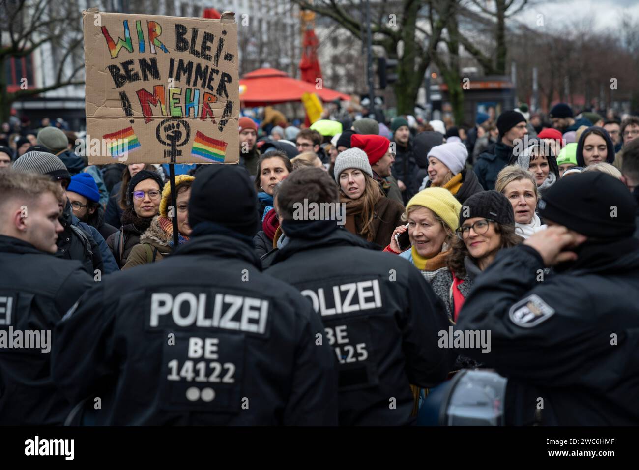 Berliner Protest gegen AFD-Rechten und Bauern, die im Januar 2024 ...