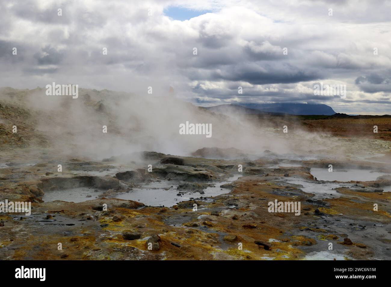 Geothermisches Gebiet Myvatn mit seinen zahlreichen heißen Quellen im vulkanischen Krafla-System Stockfoto