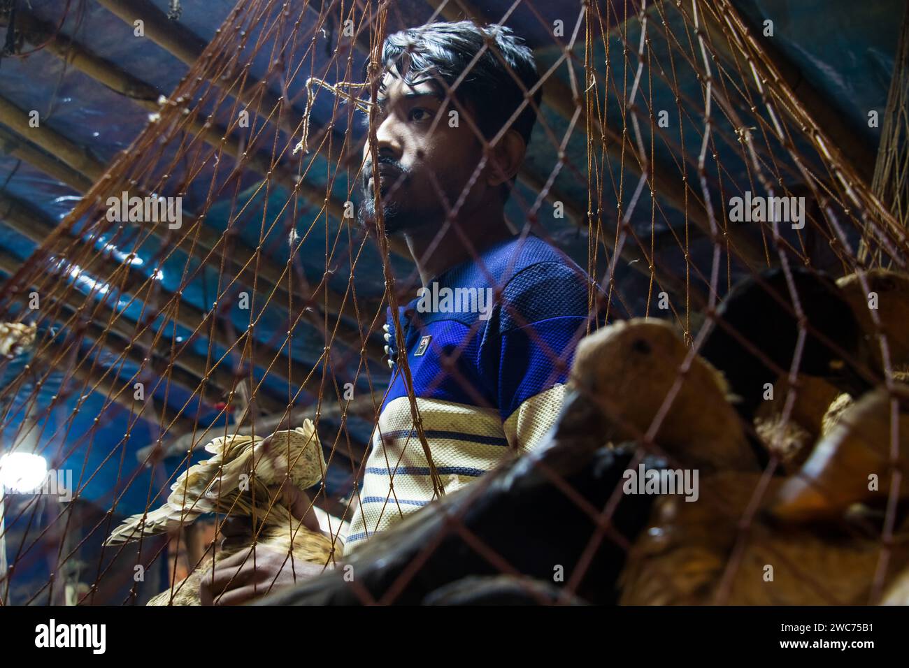 Der Winter Street Market in Dhaka ist ein lebhafter und geschäftiger saisonaler Marktplatz. Dieses Bild wurde am 13. Januar 2024 aus Dhaka, Bangladesch, aufgenommen. Thi Stockfoto