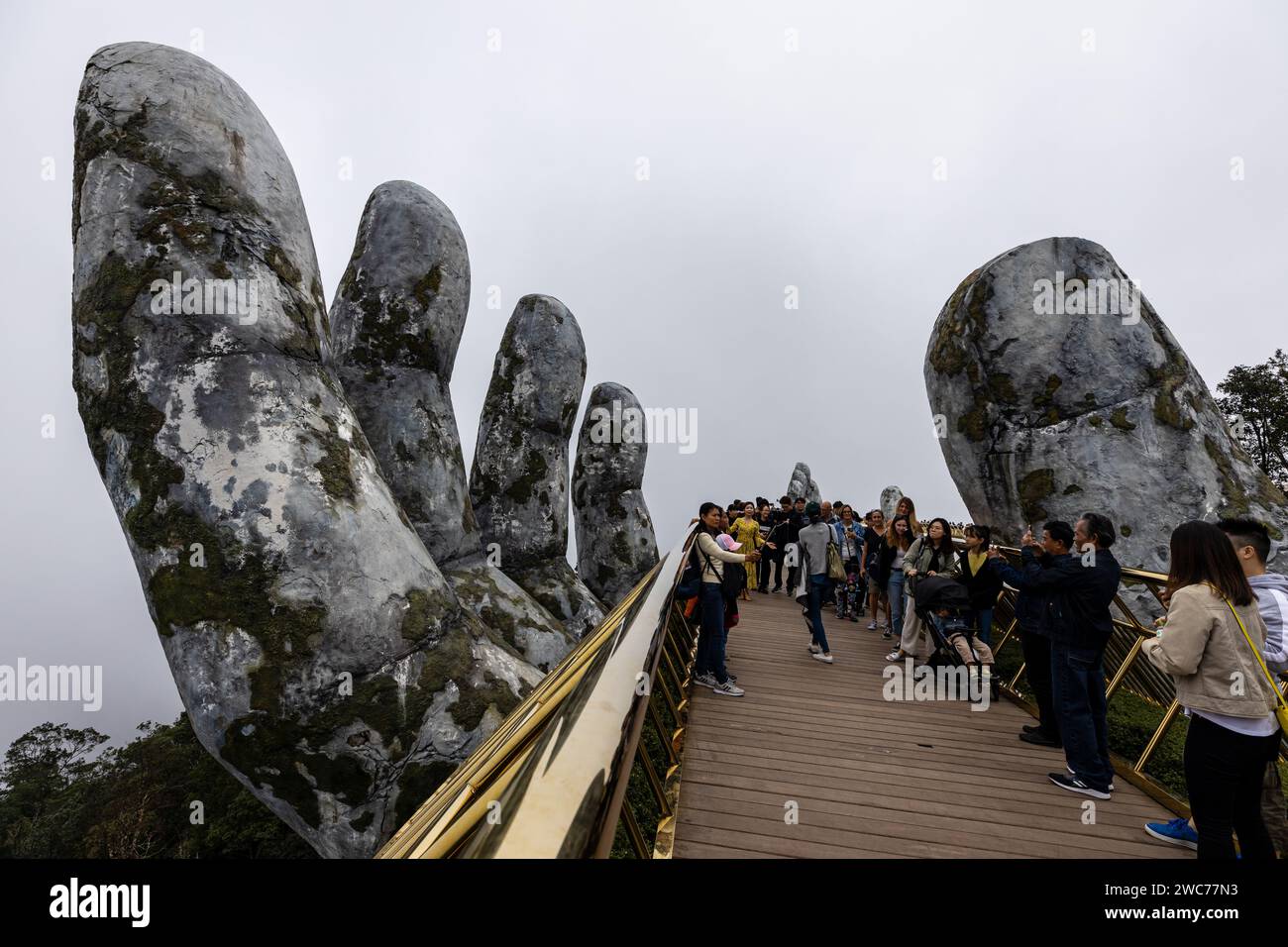 Die Goldene Brücke von da Nang in den Ba Na Hills von Vietnam Stockfoto