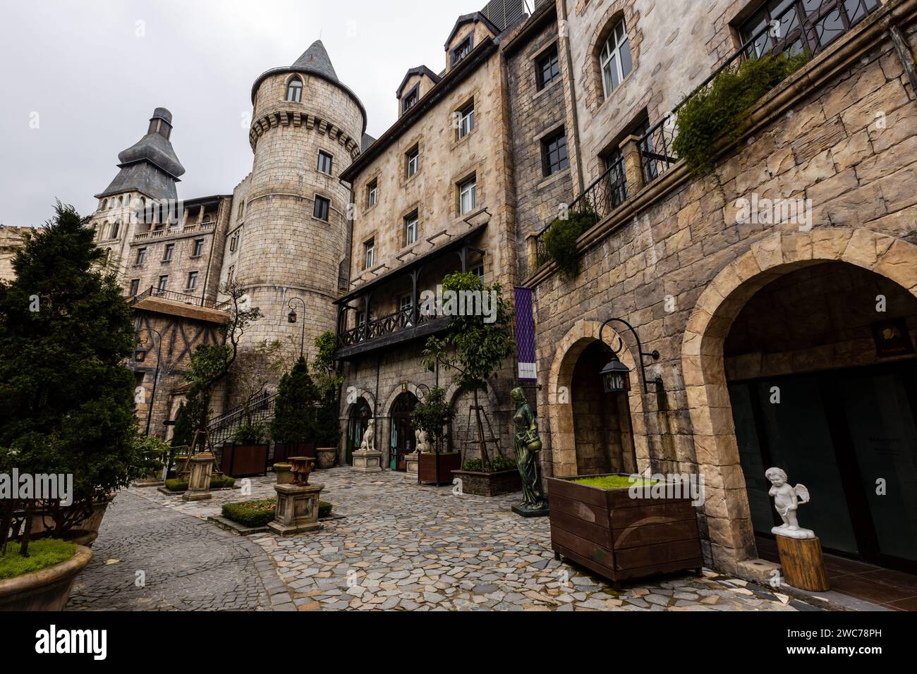 Der Fresh Village Fantasy Park in den Ba Na Hills bei da Nang in Vietnam Stockfoto