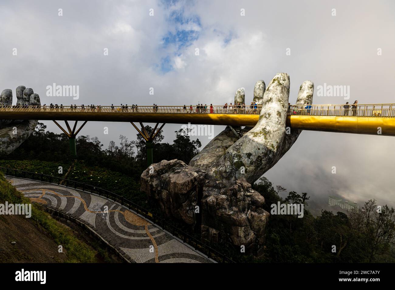 Die Goldene Brücke von da Nang in den Ba Na Hills von Vietnam Stockfoto