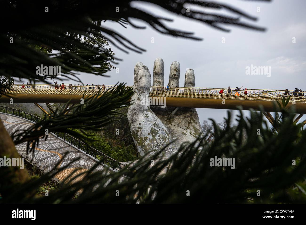 Die Goldene Brücke von da Nang in den Ba Na Hills von Vietnam Stockfoto