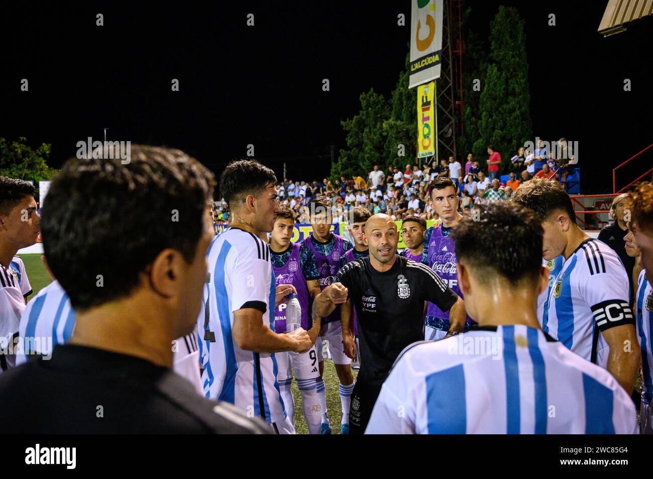 Javier Mascherano, Trainer der argentinischen U-20-Nationalmannschaft, der seinen Spielern Anweisungen gibt, Juli 2022 in Alcudia, Valencia, Spanien. Stockfoto