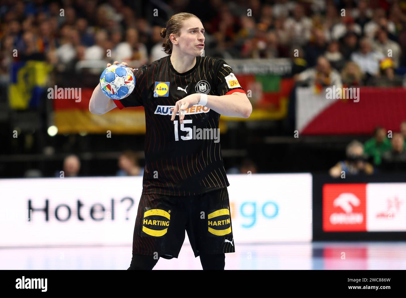 Berlin, Allemagne. Januar 2024. JURI Knorr aus Deutschland während der EHF Euro 2024 der Männer, Gruppe A Handballspiel zwischen Nordmazedonien und Deutschland am 14. Januar 2024 in der Mercedes-Benz Arena in Berlin - Foto Piotr Matusewicz/DPPI Credit: DPPI Media/Alamy Live News Stockfoto