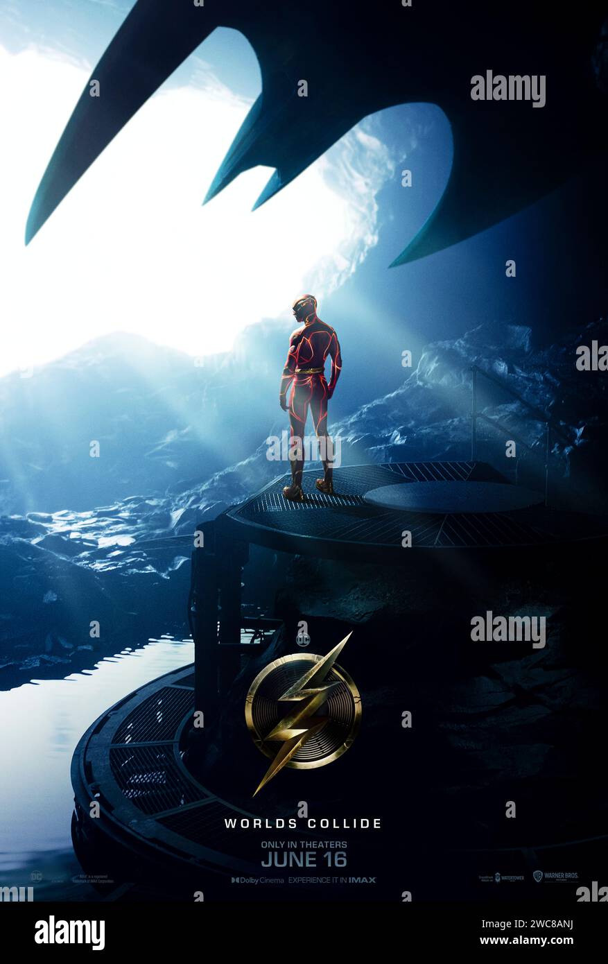 The Flash (2023) von Andy Muschietti mit Ezra Miller, Michael Keaton und Sasha Calle. Barry Allen nutzt seine Supergeschwindigkeit, um die Vergangenheit zu verändern, aber sein Versuch, seine Familie zu retten, erschafft eine Welt ohne Superhelden und zwingt ihn, um sein Leben zu rennen, um die Zukunft zu retten. Poster FÜR US-Teaser ***NUR FÜR REDAKTIONELLE ZWECKE***. Quelle: BFA / Warner Bros Stockfoto