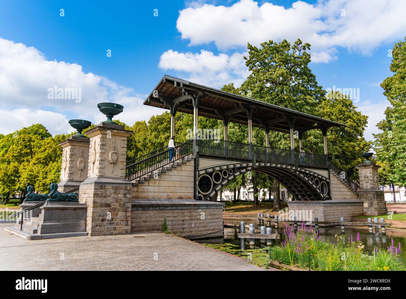 Pont Napoleon, eine Brücke über den Canal de la moyenne Deule in Lille, Frankreich Stockfoto