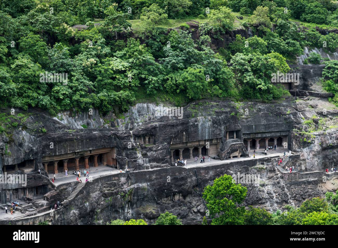 Höhleneingänge, Ajanta, Maharashtra, Indien Stockfoto