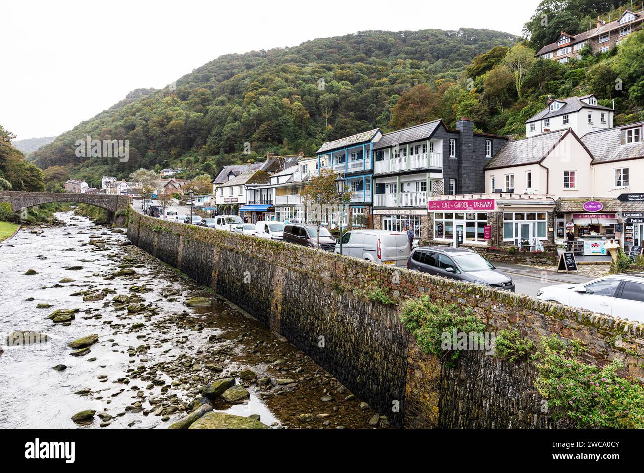 River Lyn, Lynmouth, Lyn, River, Lynmouth at Lynton and Lynmouth, Devon, UK, England, Flüsse, lyn lynmouth, Fluss lyn, Dorf, Dörfer, Stockfoto