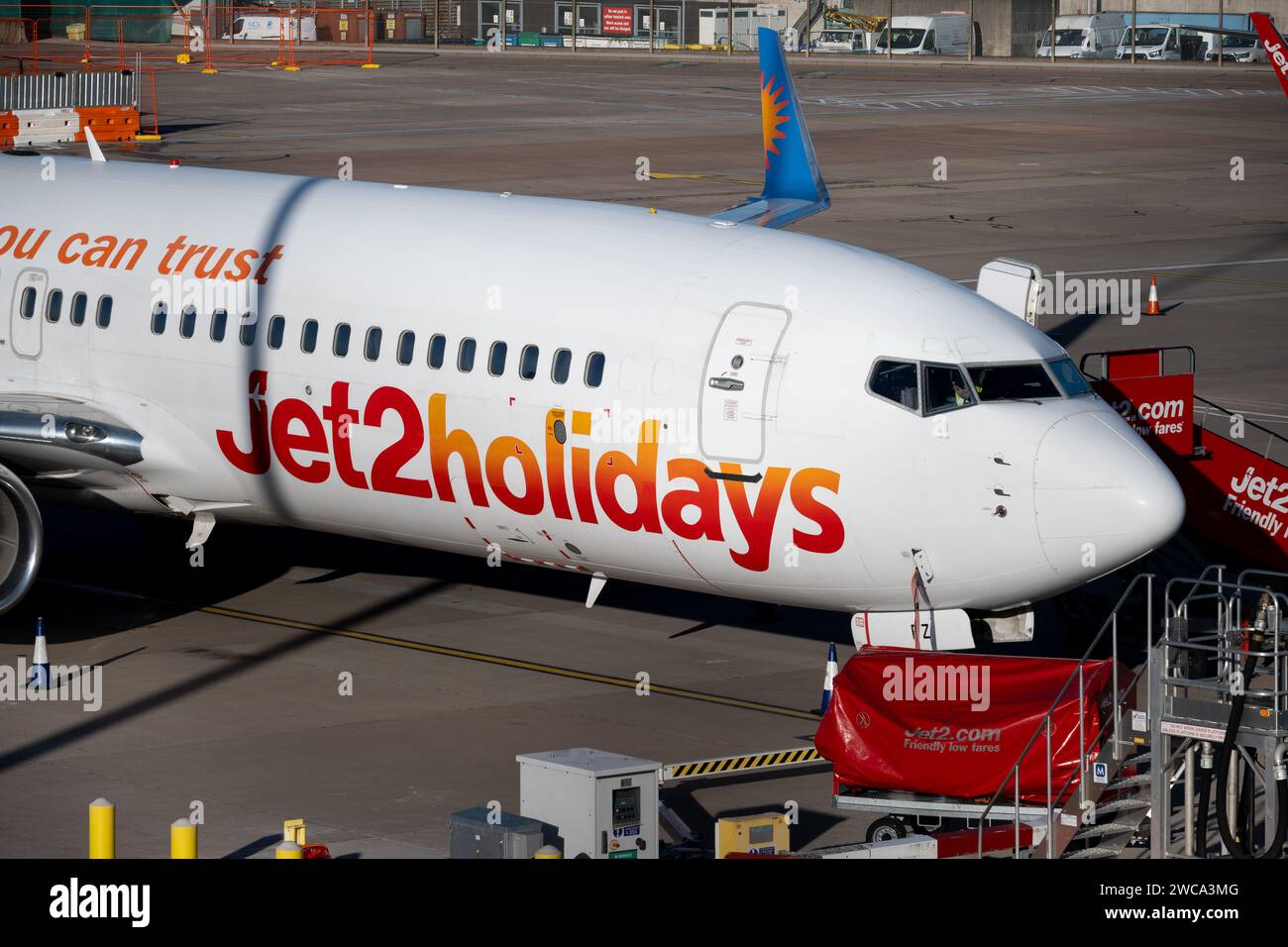 Jet2 Boeing 737-86Q am Flughafen Birmingham, Großbritannien Stockfoto