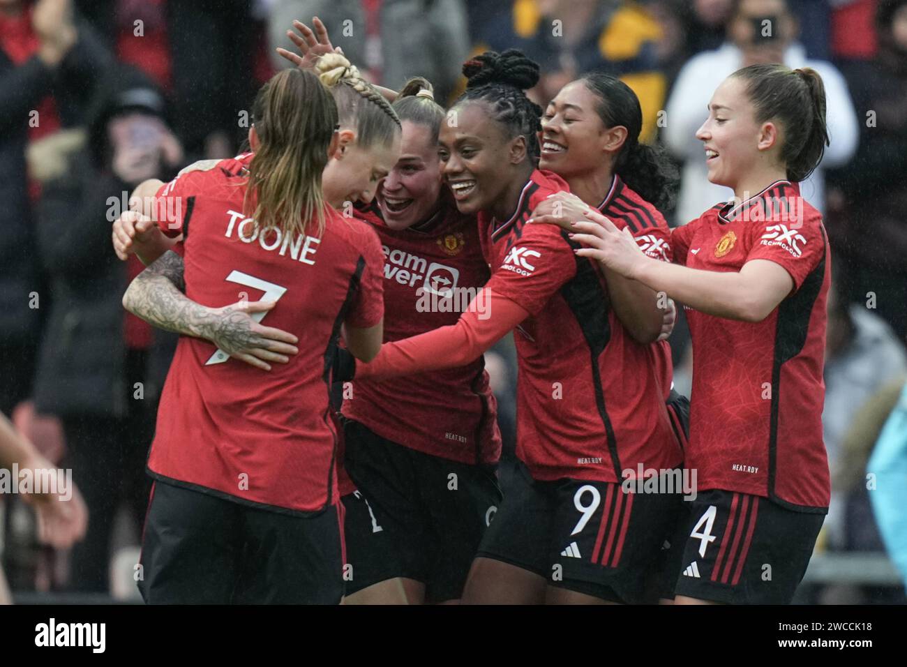 Manchester United Women gegen Newcastle Women – Fourth Round LEIGH, ENGLAND – 14. DEZEMBER: Manchester United feiert nach einem Treffer beim Spiel der vierten Runde des FA Cup der Frauen zwischen Manchester United und Newcastle am 14. Januar 2024 im Leigh Sports Village in Leigh, England. Stockfoto