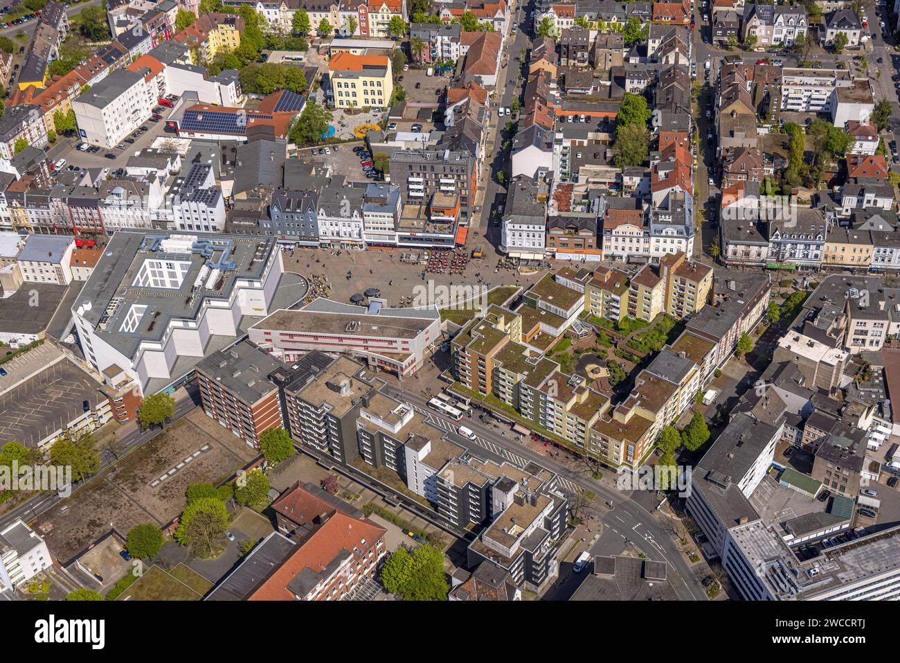 Luftsicht, Freiluft-Restaurant Cafe Extrablatt am WAZ Medienhaus, Robert-Brauner-Platz, City und neue Höfe, Herne-Mitte, Herne, Ruhrgebiet, Nordrhein Stockfoto