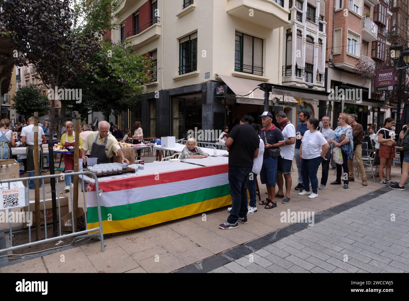 Restaurant- und Weinstand, fiesta San Mateo, Weinerntefest, Logroño, La Rioja, Spanien, Europa Stockfoto