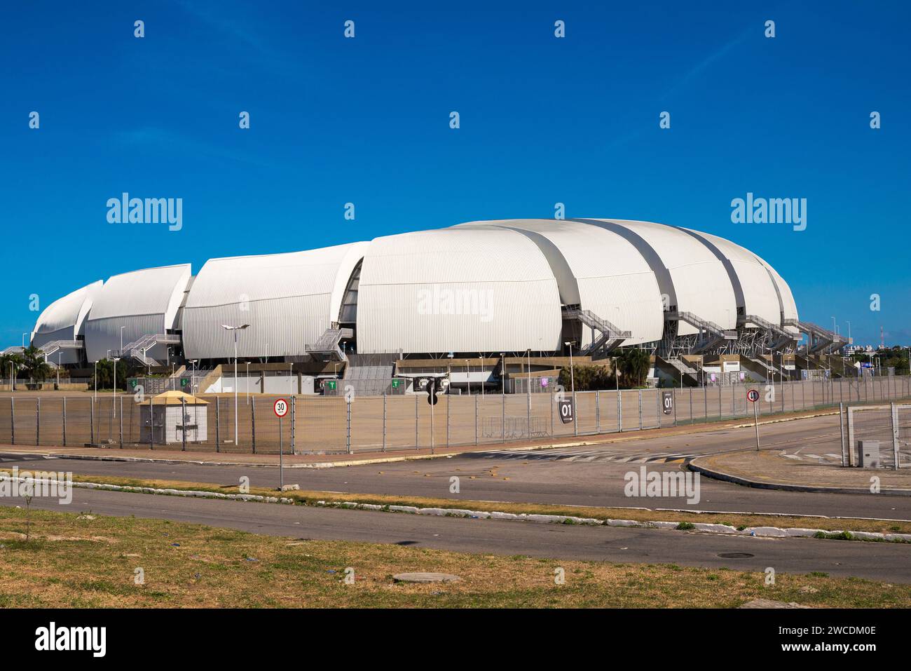 Blick auf das Fußballstadion Arena das Dunas, das für die WM-Spiele 2014 in Natal City gebaut wurde Stockfoto