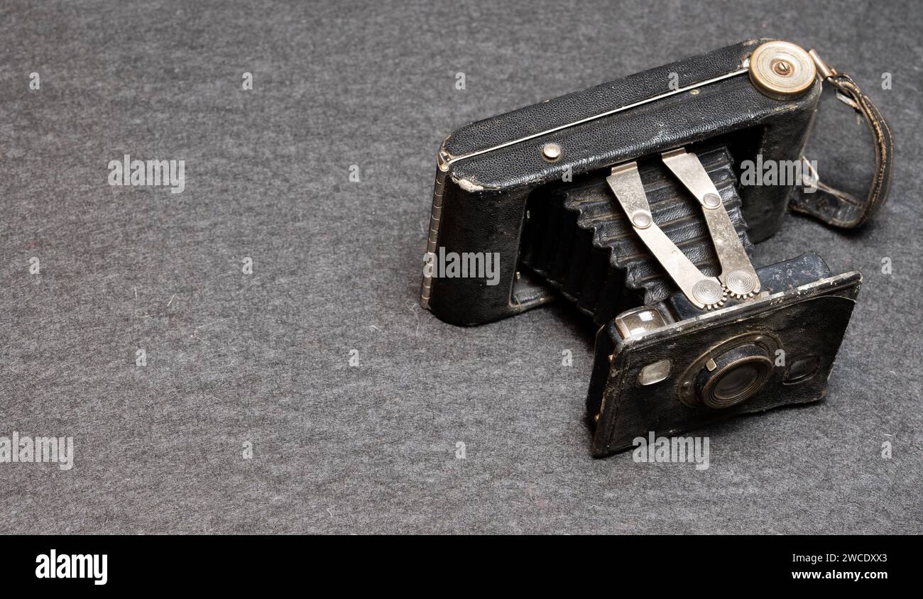 Altes faltendes Kamerabild mit Kopierraum Stockfoto