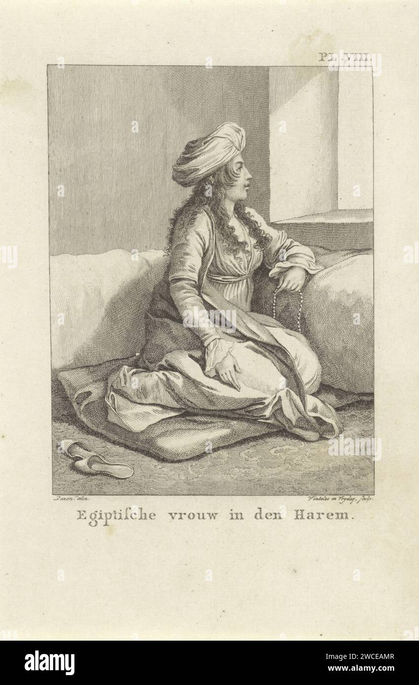 Haremvrouw A, Reinier Vinkeles (I), nach Dominique Vivant Denon (Baron), 1803 - 1805 Druck sitzende Haremsfrau, die durch ein Fenster nach draußen schaut. Oben rechts: pl.viii. Amsterdamer Papierätzkopf: Turban. Harem. Menschliche Figur am (offenen) Fenster, aus dem Inneren Ägyptens gesehen Stockfoto