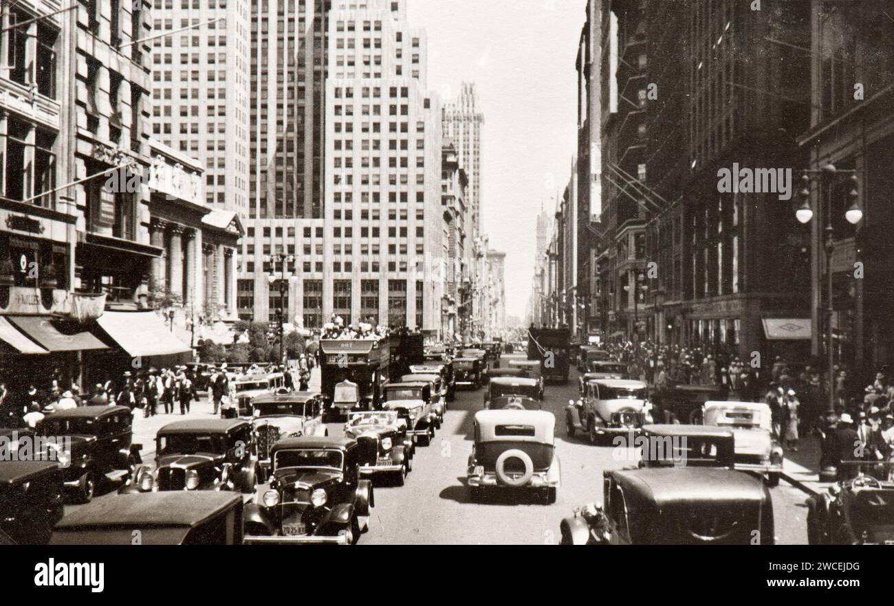 Foto vom Album einer italienischen jüdischen Familie (Jarach), die im Sommer 1933 nach New york und zur internationalen Expo in Chicago reiste. Hier ein Blick auf den Broadway, New York Stockfoto