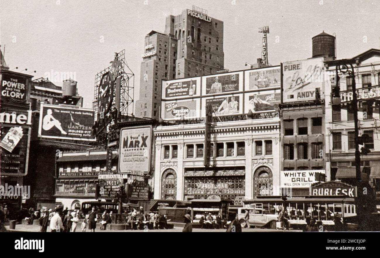 Foto vom Album einer italienischen jüdischen Familie (Jarach), die im Sommer 1933 nach New york und zur internationalen Expo in Chicago reiste. Hier ein Blick auf den Broadway, New York Stockfoto