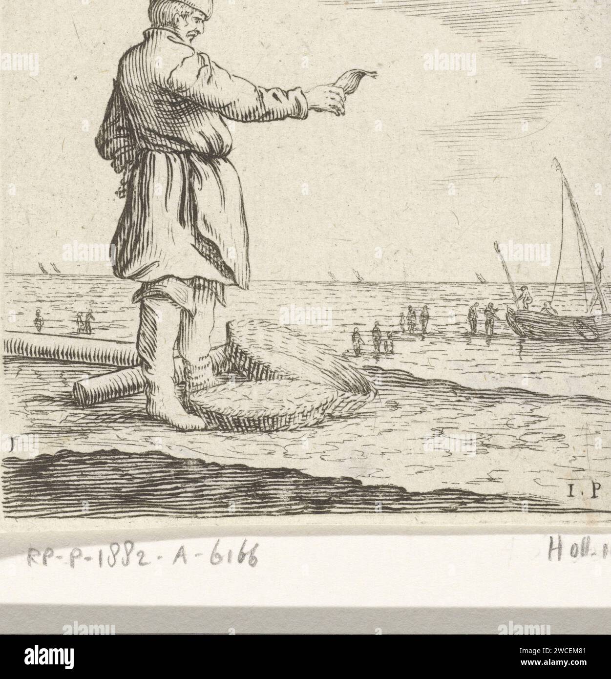Duin Landschaft mit einem Fischer, mit Fisch in der Hand, Gillis van Scheyndel (I), nach Jan Porcellis, 1603–1653 drucken Nordholländische Papierätzung Dünenküste. fisherman zeigt Fang Stockfoto