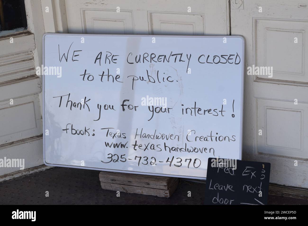 Paint Rock, TX, ist der Verwaltungssitz von Concho, Texas. In diesem Gebiet sind keine Coronavirus-Fälle (COVID19) aufgetreten. Sogar in dieser kleinen Stadt, Anzeichen einer Pandemi Stockfoto