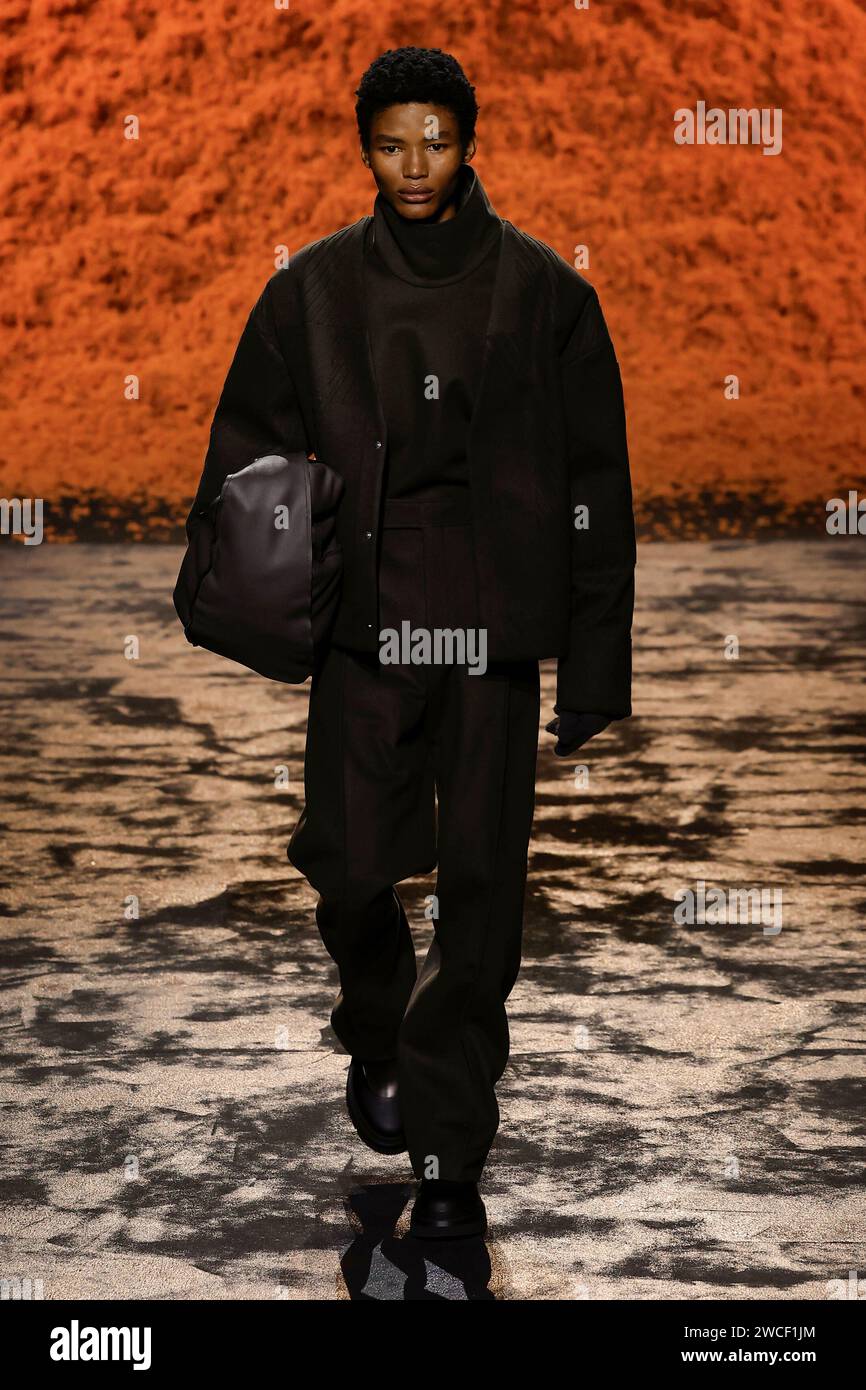 Mailand, Italien. Januar 2024. ZEGNA Herbst/Winter 2024-2025 Runway während der Milan Fashion Week Herrenmode am 2024. Januar - Mailand; Italien 15/01/2024 Credit: dpa/Alamy Live News Stockfoto